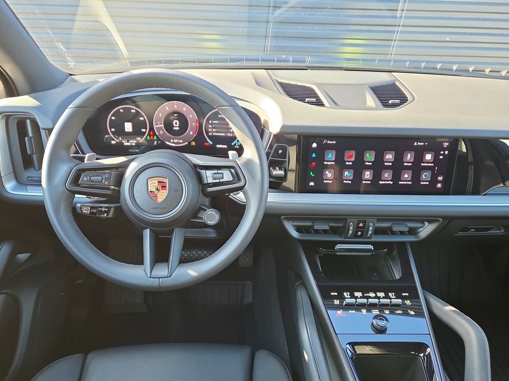 Certified 2025 Porsche Cayenne image 8