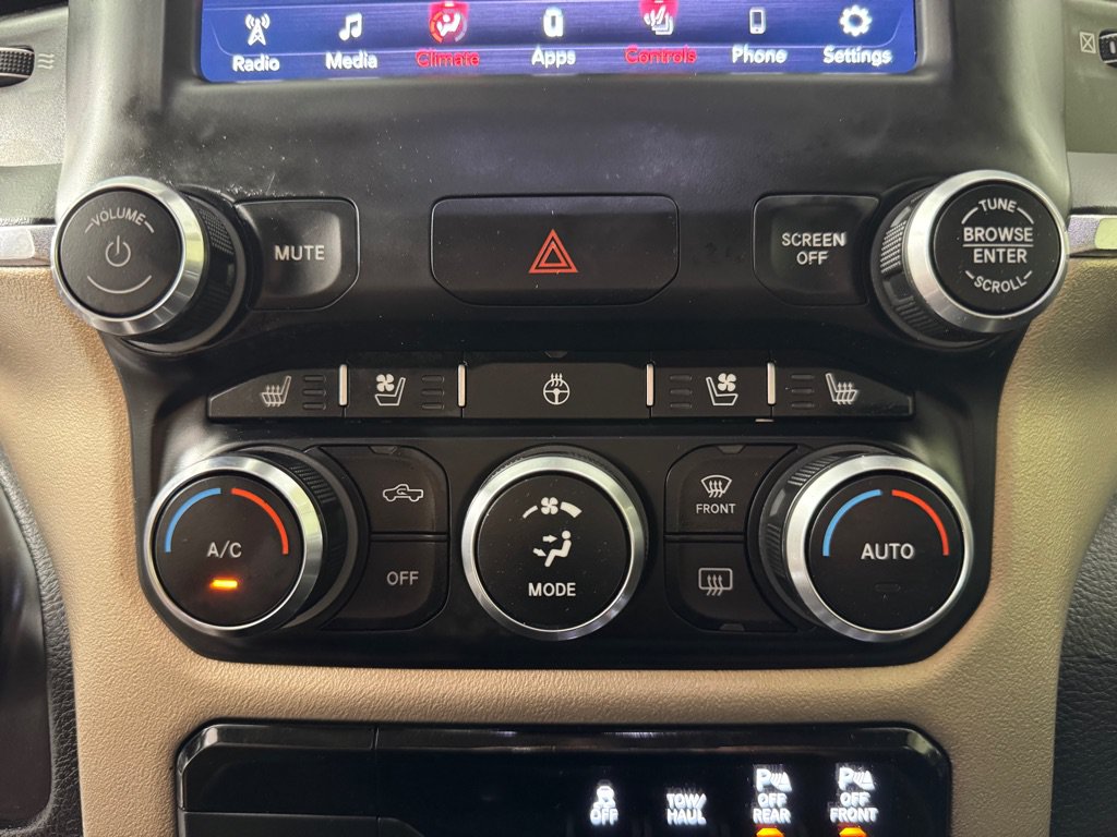 Used 2019 RAM 1500 Laramie AWD/4WD image 16