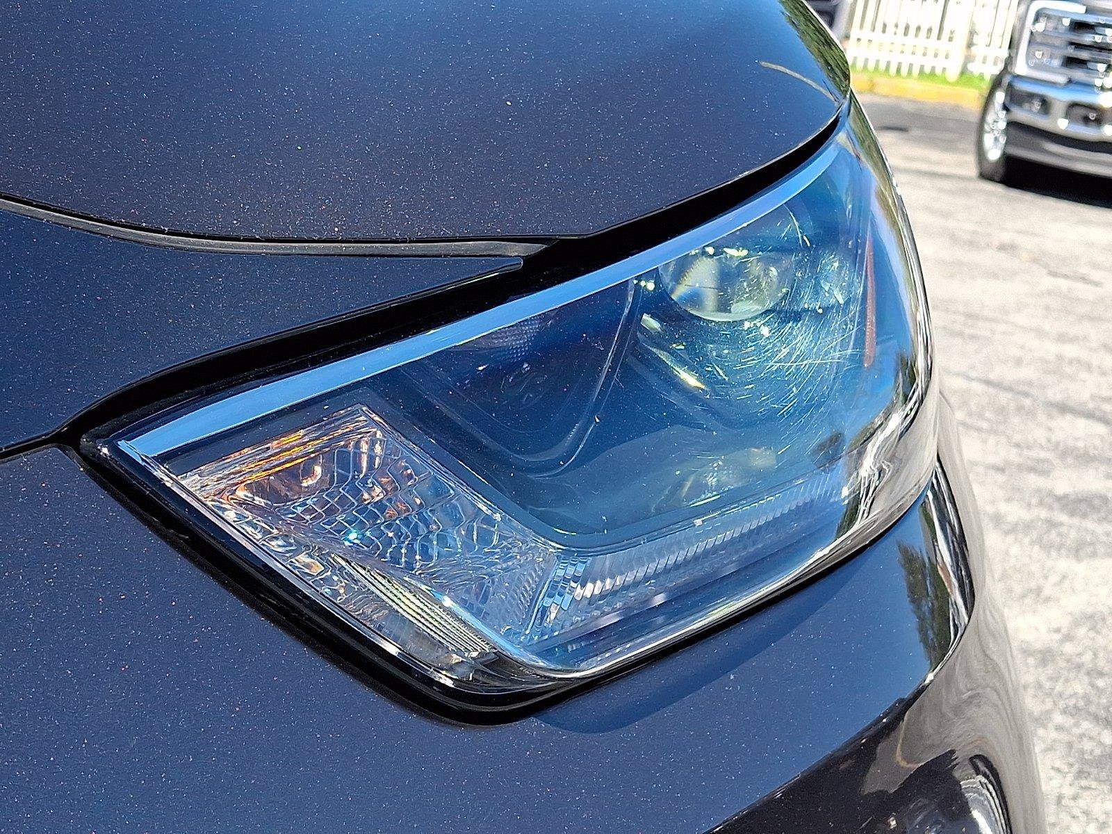 Used 2021 Toyota Highlander LE AWD/4WD image 9