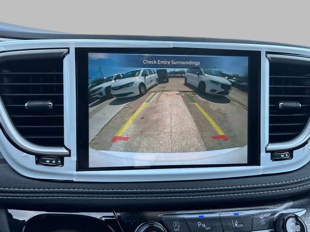 New 2026 Chrysler Pacifica Select AWD/4WD image 11