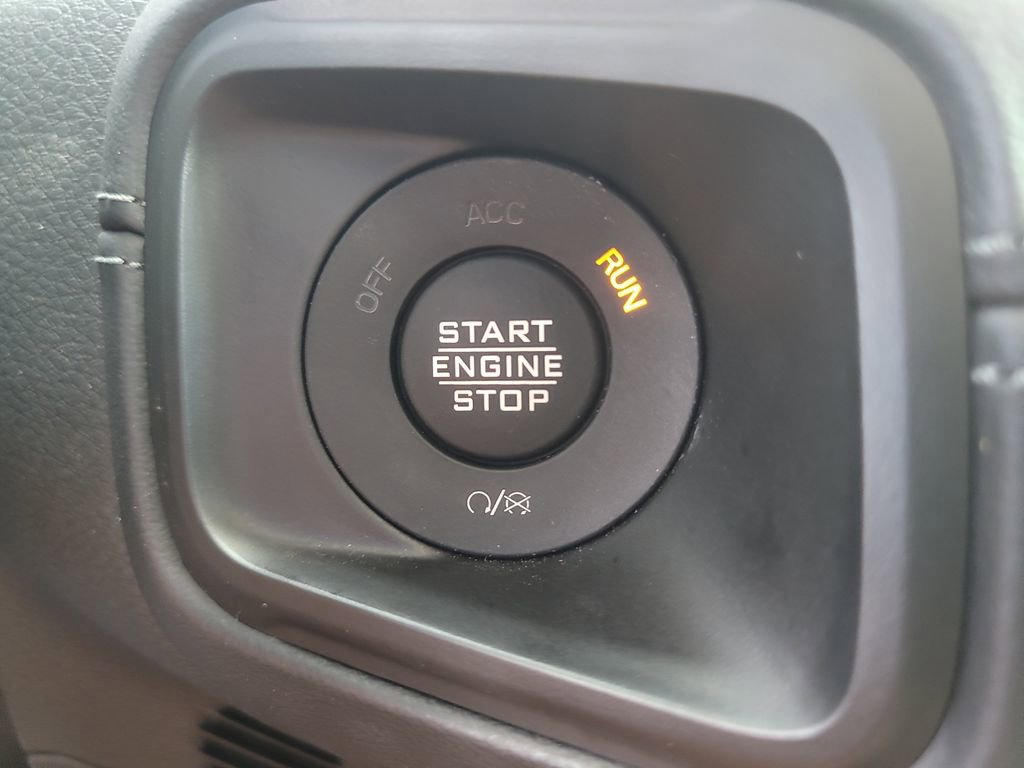 Used 2025 Jeep Wrangler Unlimited Sahara image 26