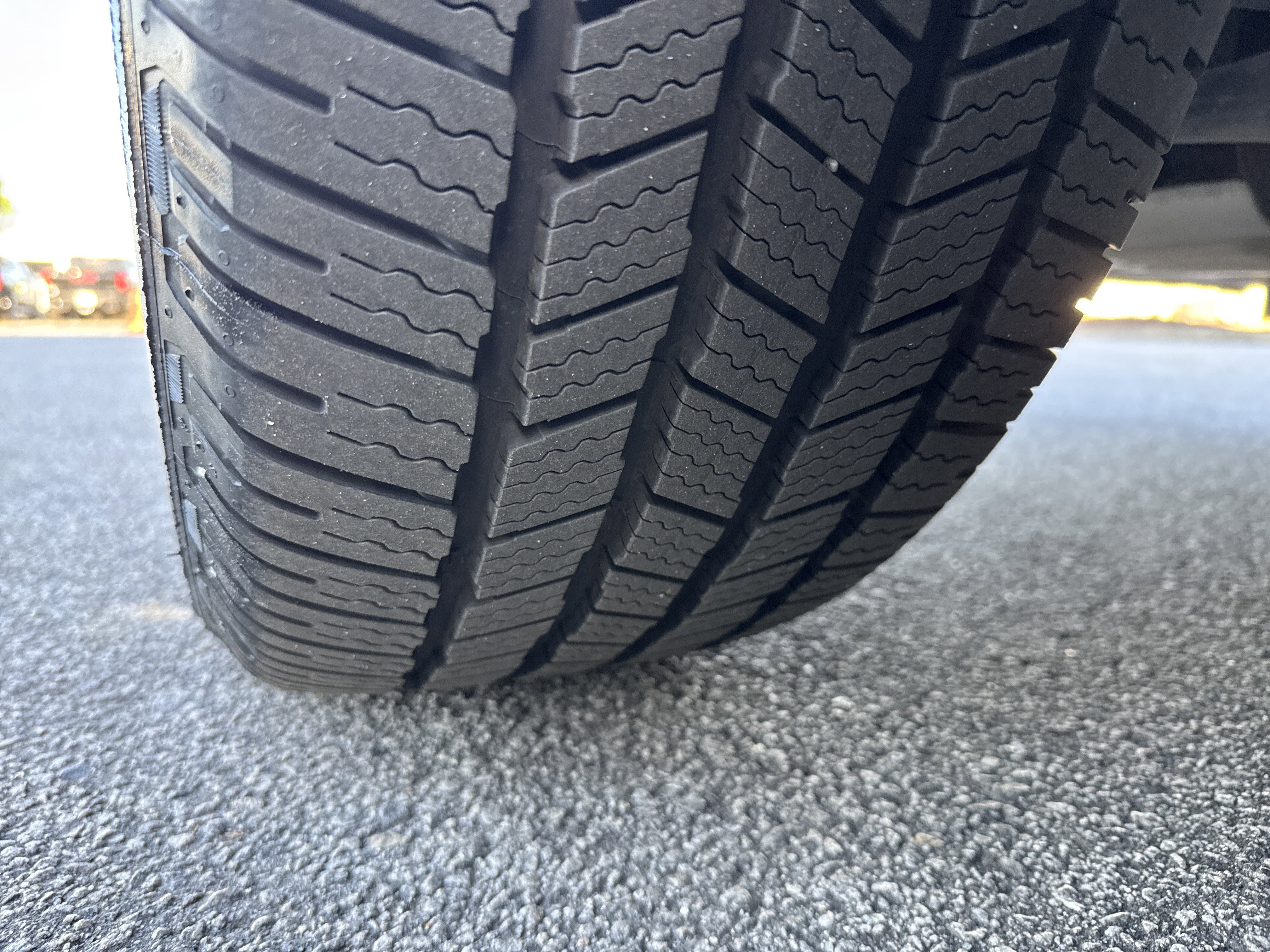 Used 2023 GMC Yukon SLT w/ SLT Premium Package RWD image 12