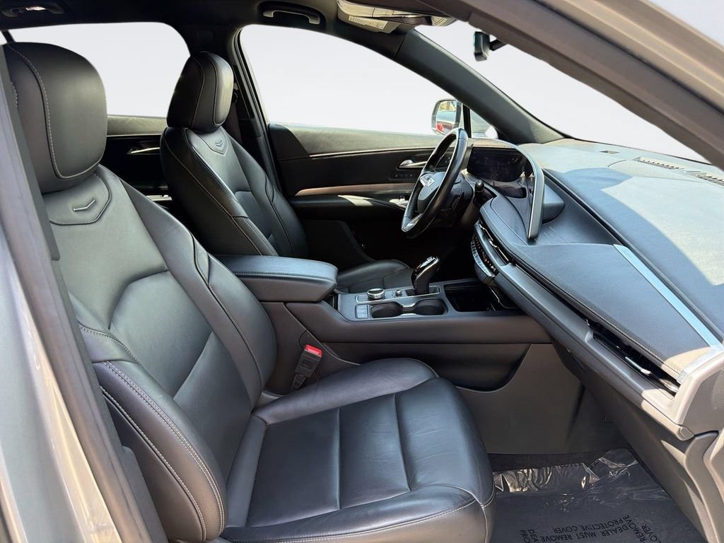 Certified 2024 Cadillac XT4 Premium Luxury AWD/4WD image 32