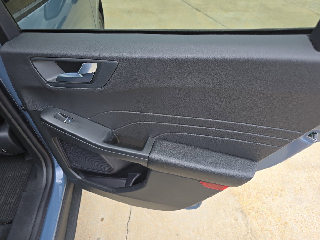 Used 2024 Ford Escape ST-Line w/ Equipment Group 301A image 17