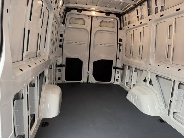 Used 2024 Mercedes-Benz Sprinter 2500 image 27