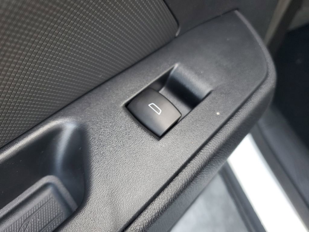 New 2026 Chevrolet Equinox EV LT image 15