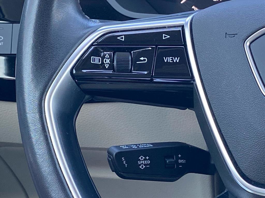 Used 2022 Audi e-tron Premium w/ Convenience Plus Package image 6