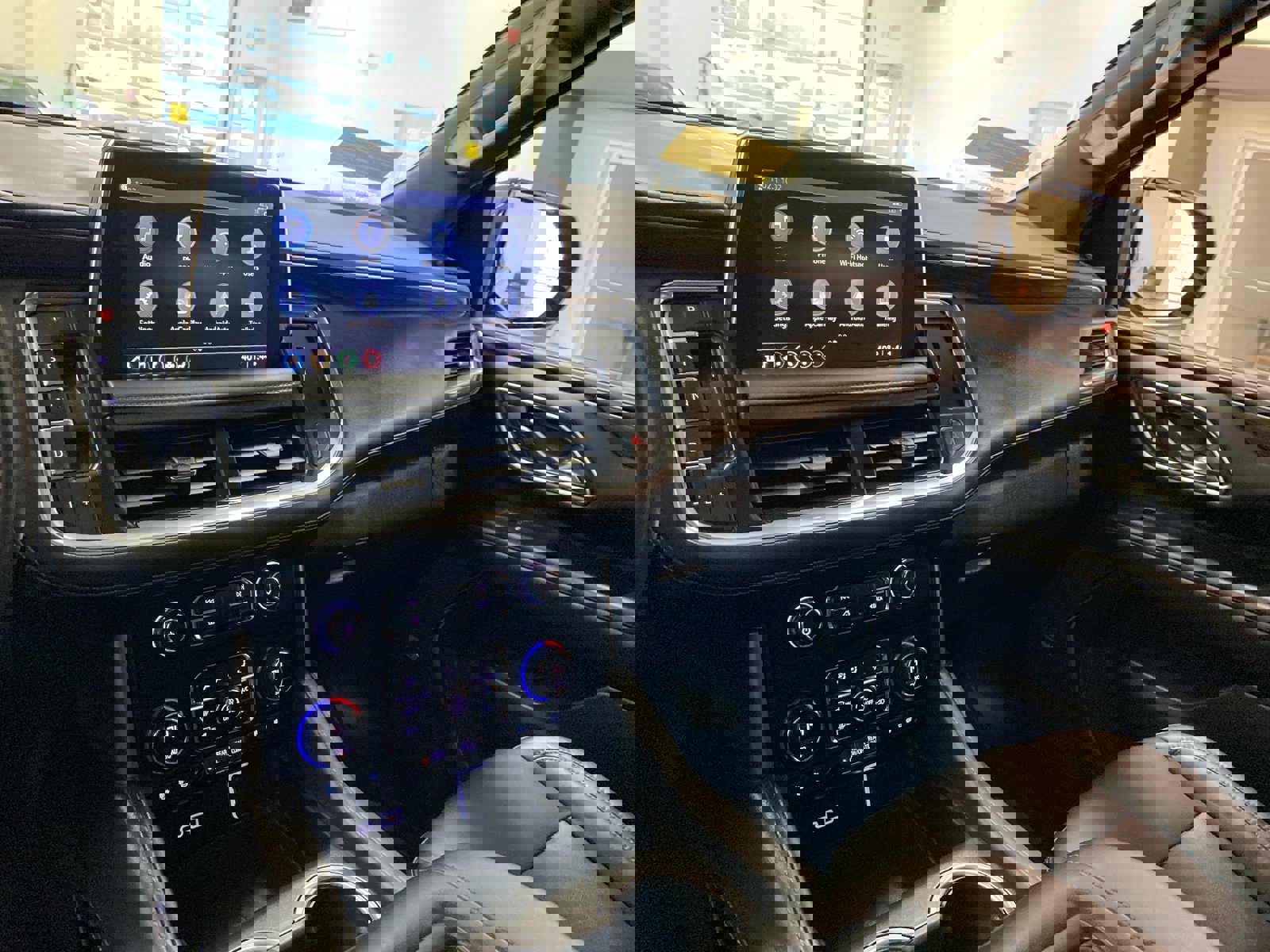 Used 2021 Chevrolet Tahoe Z71 w/ Z71 Signature Package image 13