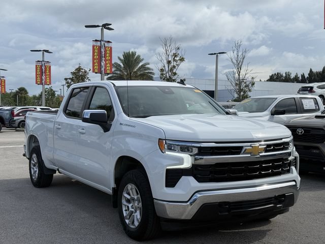 Used 2023 Chevrolet Silverado 1500 LT AWD/4WD image 4