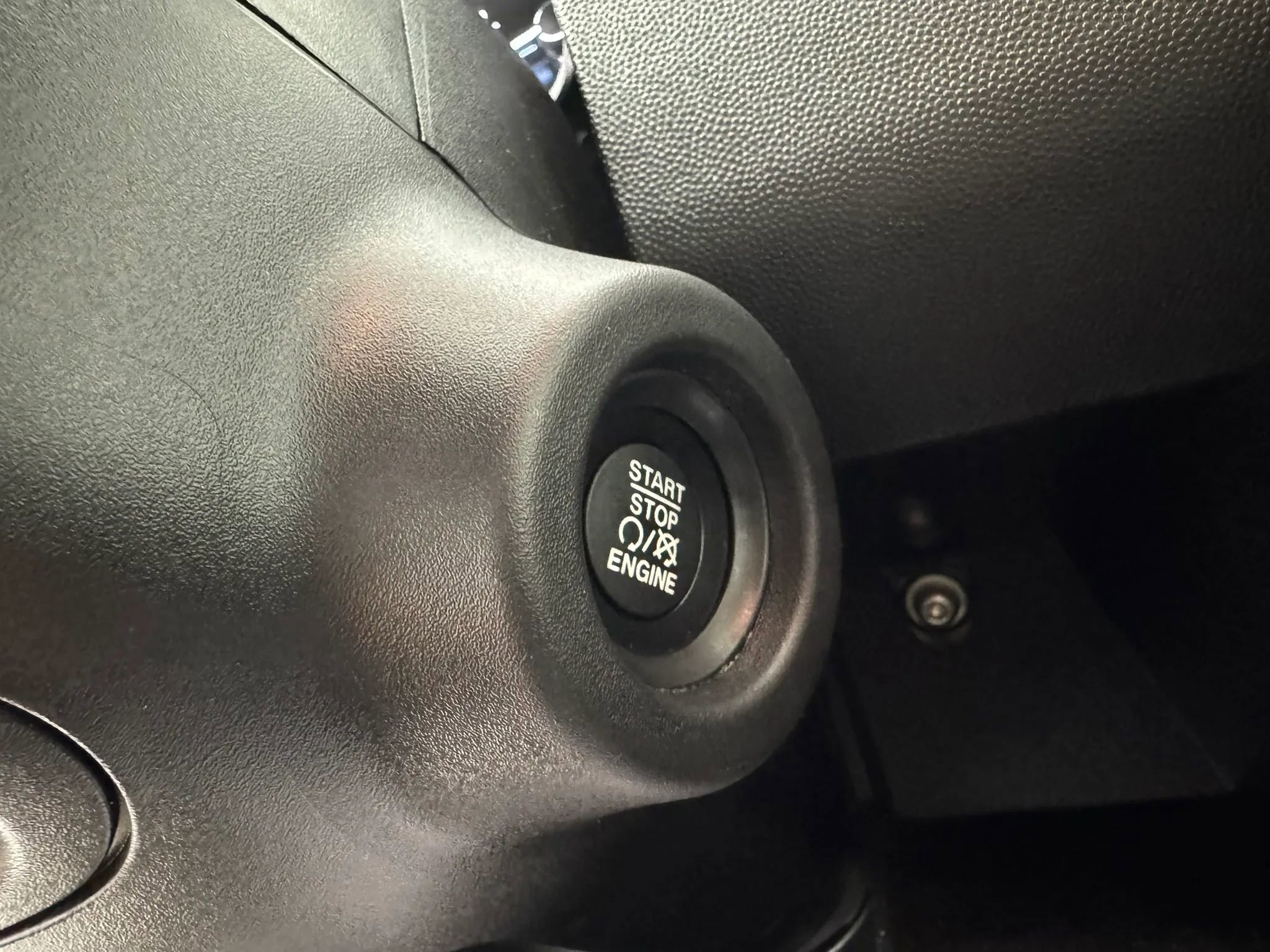 Used 2025 RAM ProMaster 2500 w/ Convenience Group FWD image 18