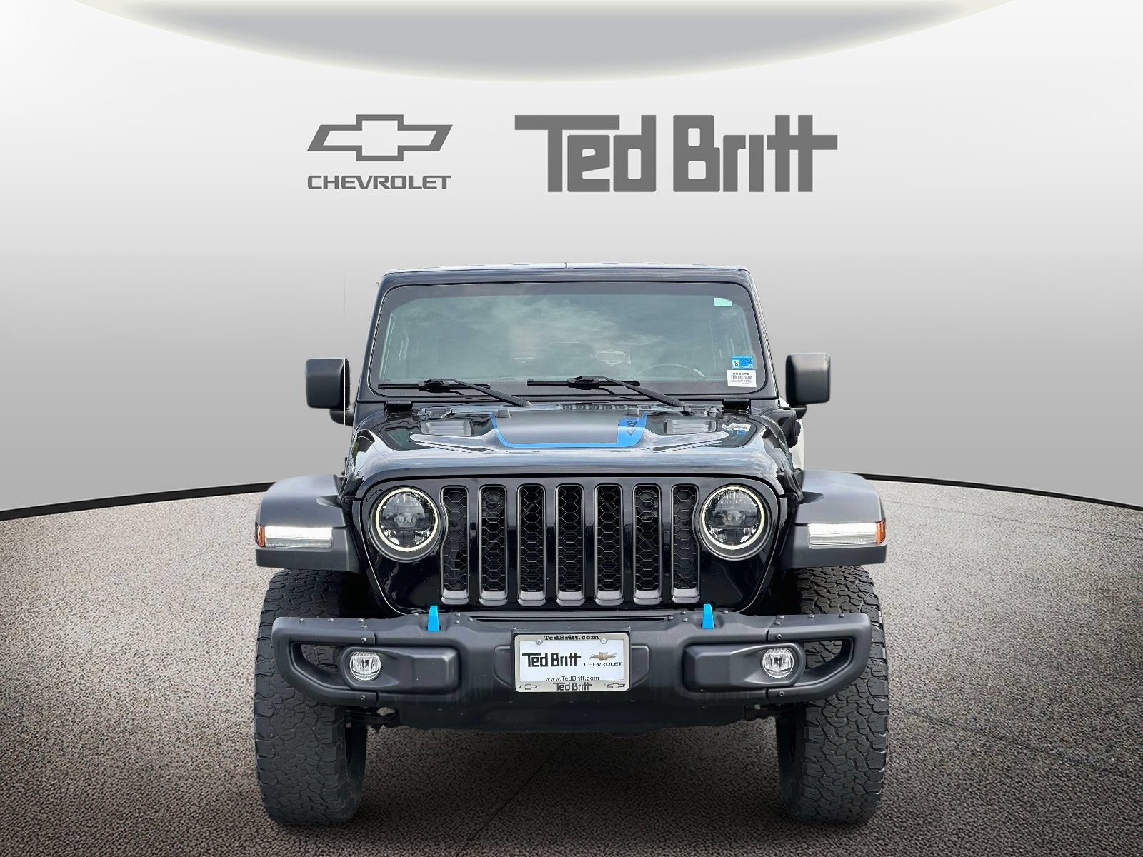 Used 2023 Jeep Wrangler Unlimited Rubicon 4xe w/ Steel Bumper Group AWD/4WD image 2