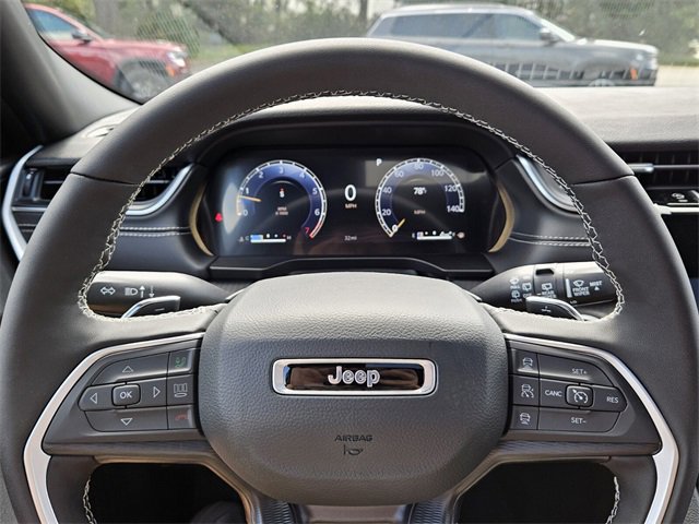 New 2025 Jeep Grand Cherokee L Altitude image 11