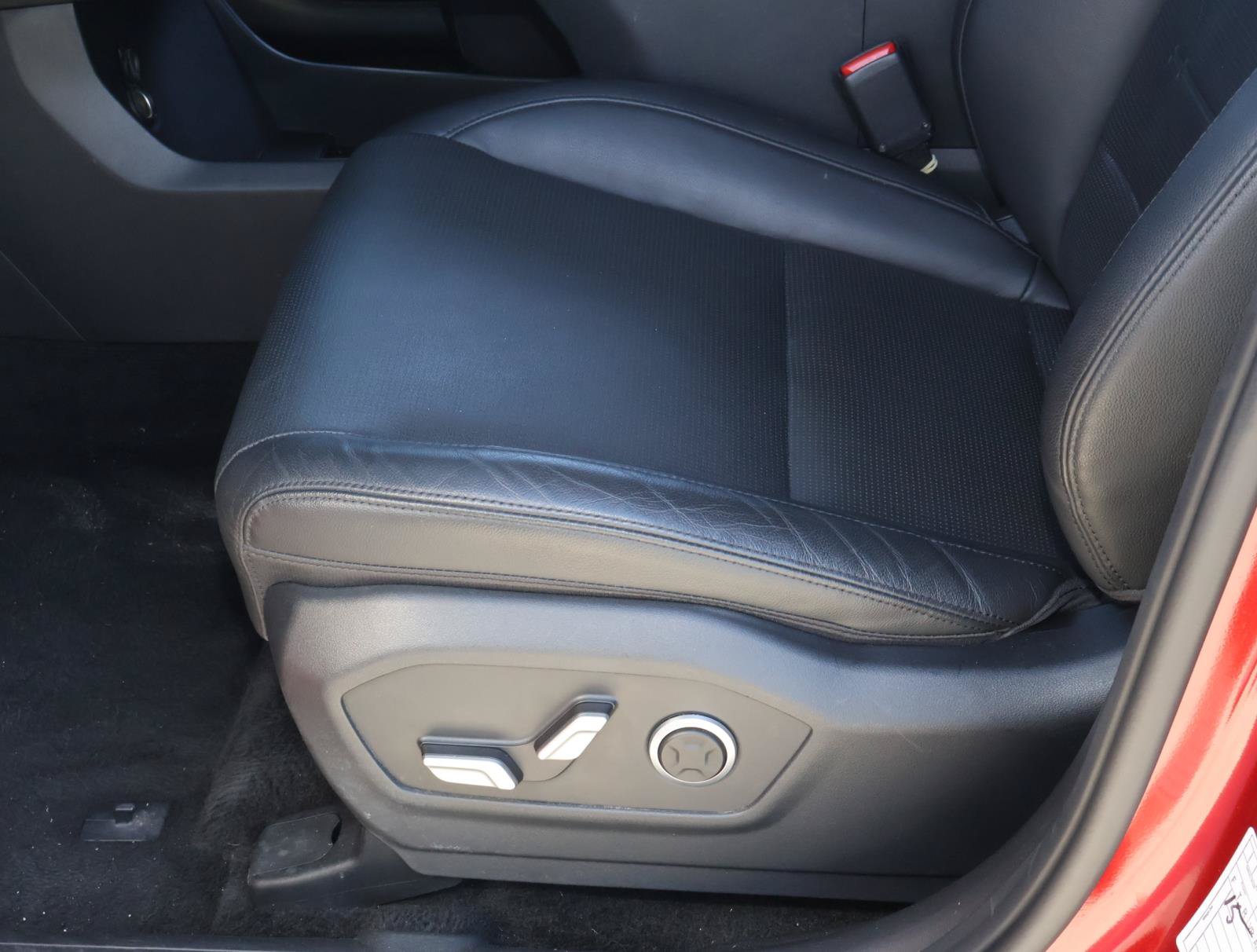 Used 2025 Hyundai Santa Fe Limited FWD image 14