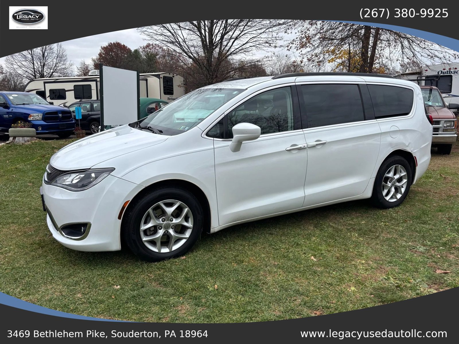 Used 2018 Chrysler Pacifica Touring Plus w/ Tire & Wheel Group image 11
