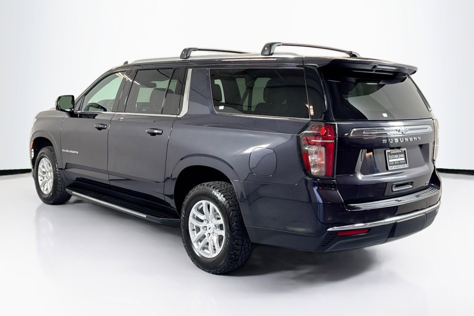 Used 2022 Chevrolet Suburban LT w/ Luxury Package image 7