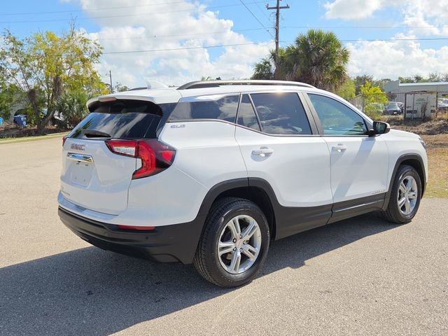 Certified 2023 GMC Terrain SLE w/ Driver Convenience Package image 4
