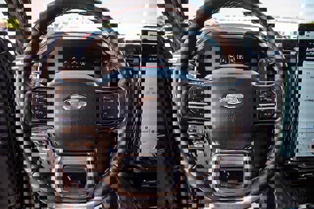 Used 2024 Ford Expedition Platinum image 8