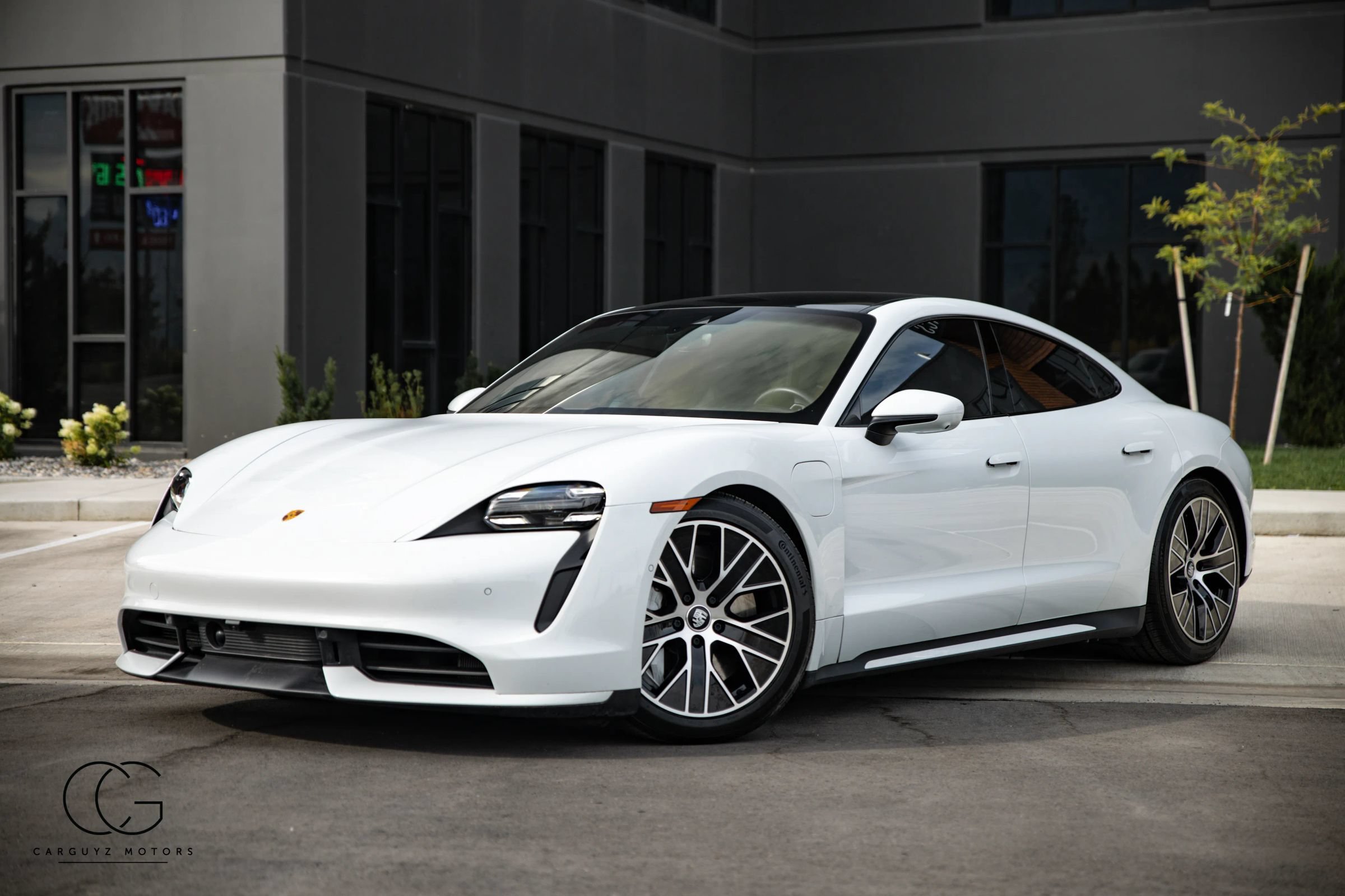 Used 2020 Porsche Taycan AWD/4WD image 3