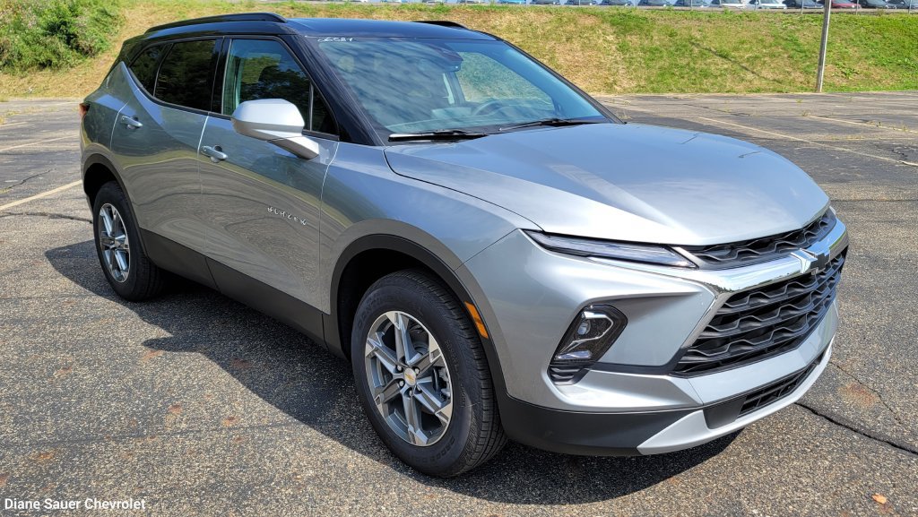 New 2026 Chevrolet Blazer LT w/ Convenience Package FWD image 2