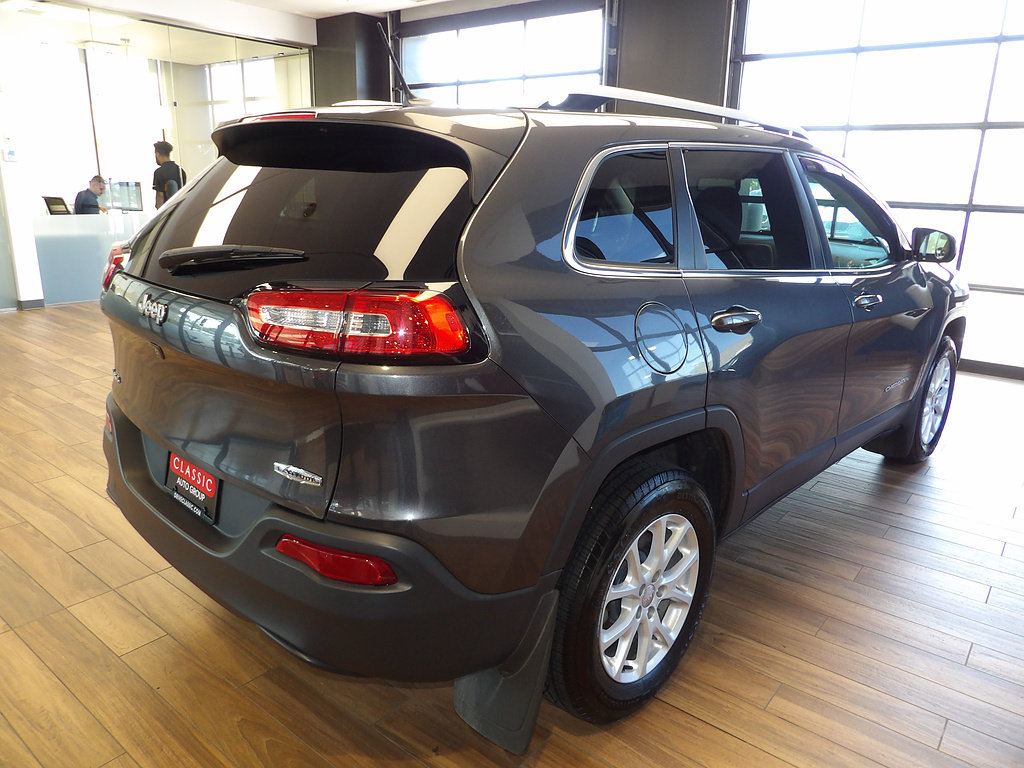 Used 2015 Jeep Cherokee Latitude w/ Comfort/Convenience Group AWD/4WD image 6