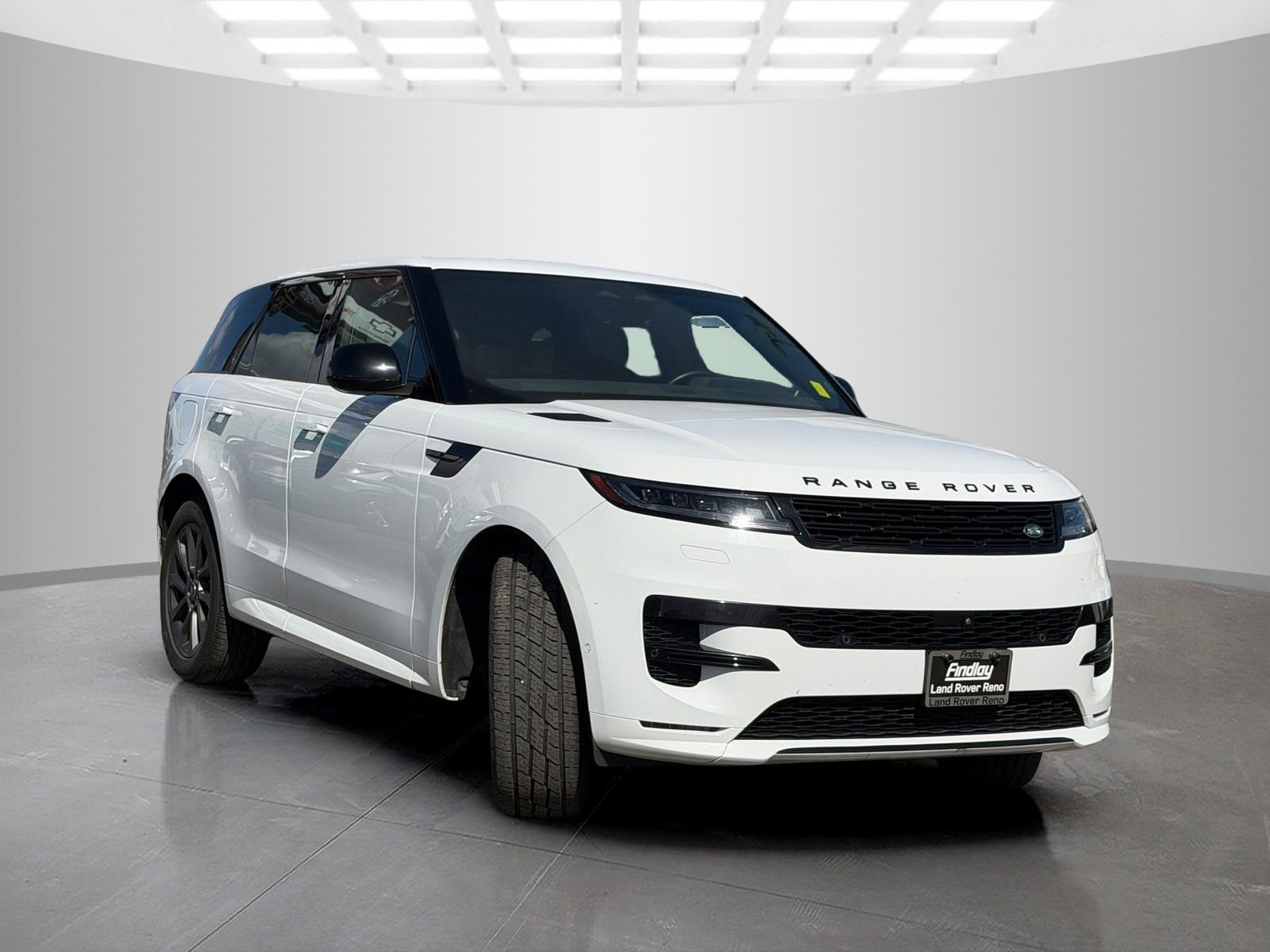 Used 2024 Land Rover Range Rover Sport Dynamic SE image 3