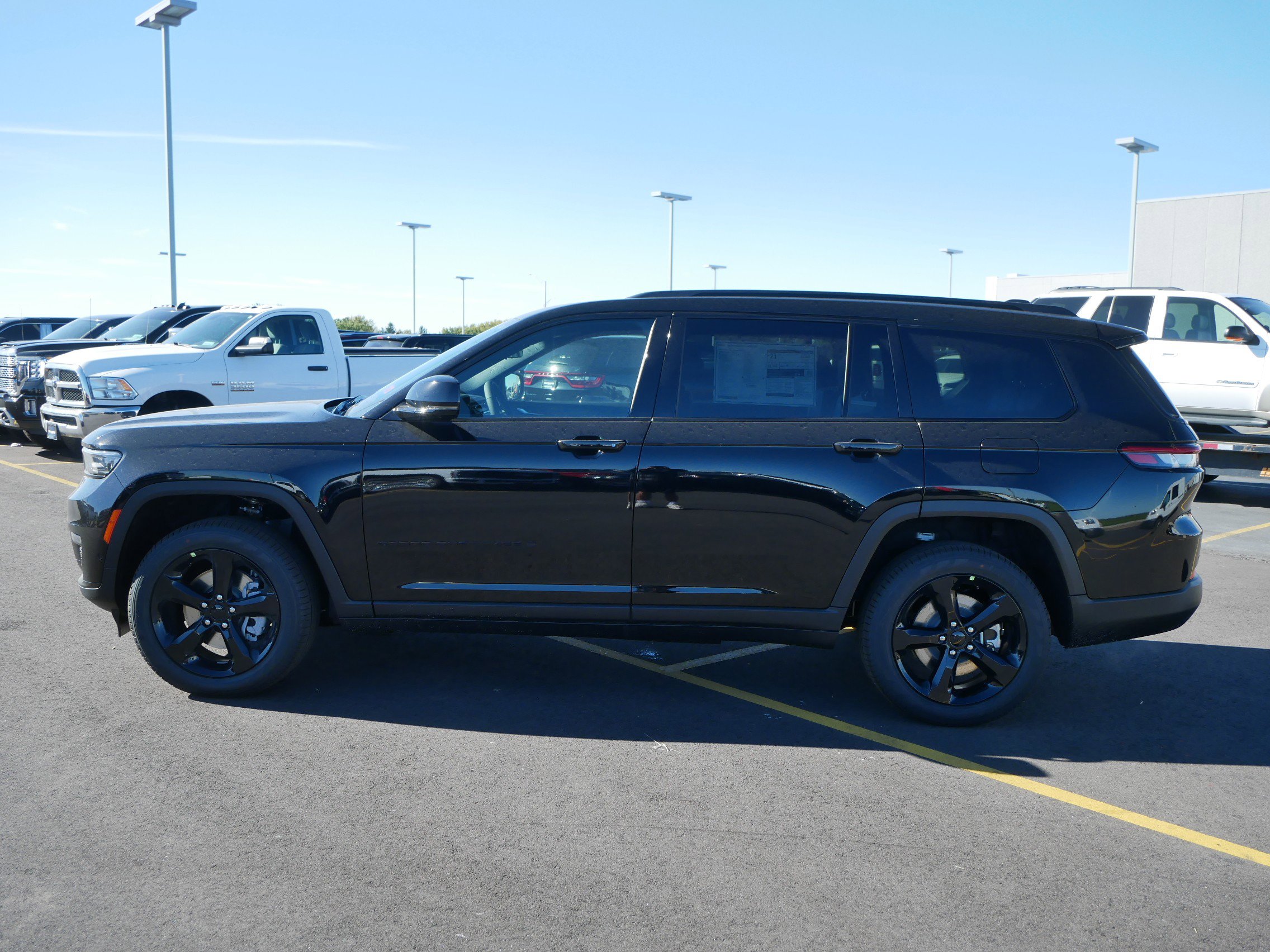 New 2025 Jeep Grand Cherokee L Limited w/ Luxury Tech Group II image 3