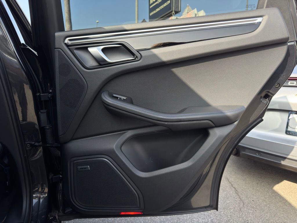 Used 2022 Porsche Macan S image 34