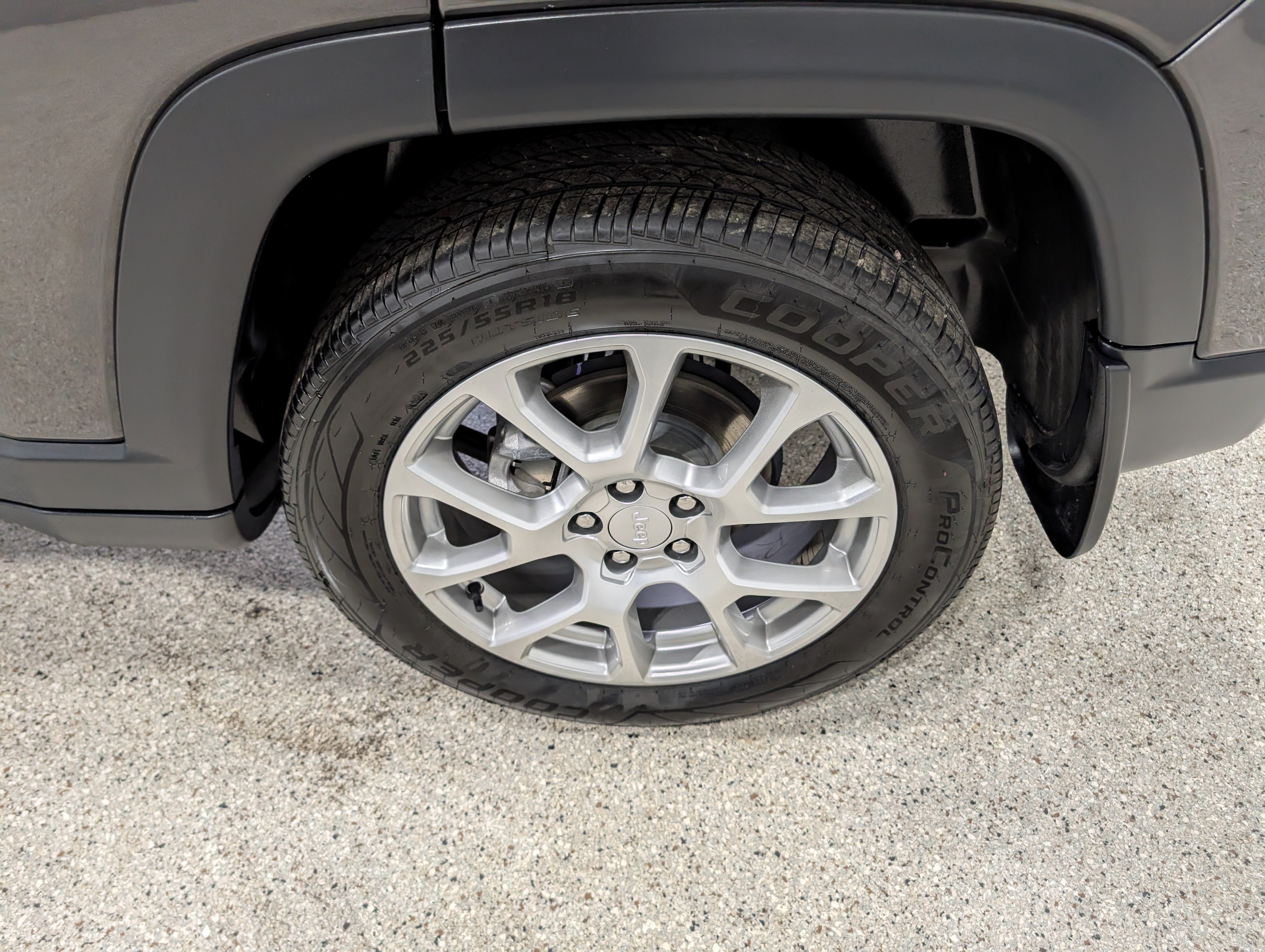 Used 2024 Jeep Compass Latitude AWD/4WD image 10