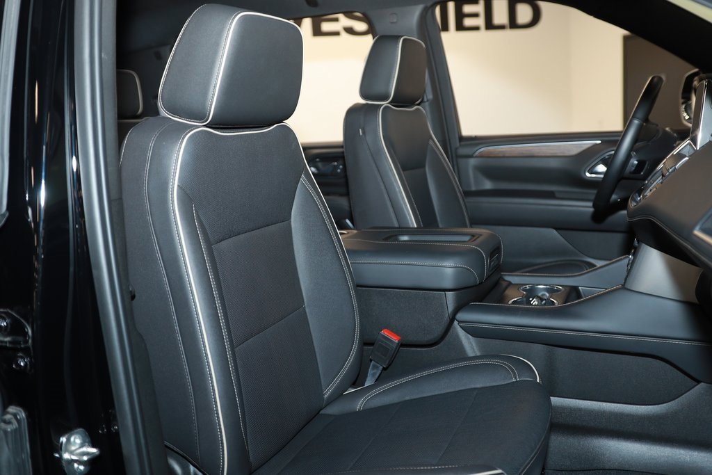 Used 2024 Chevrolet Suburban Premier image 17
