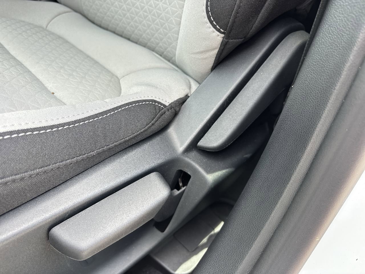 Used 2025 Ford Escape Active w/ Cold Weather Package FWD image 14