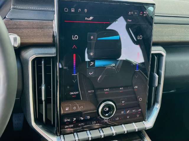 New 2027 GMC Acadia Denali Ultimate FWD image 11