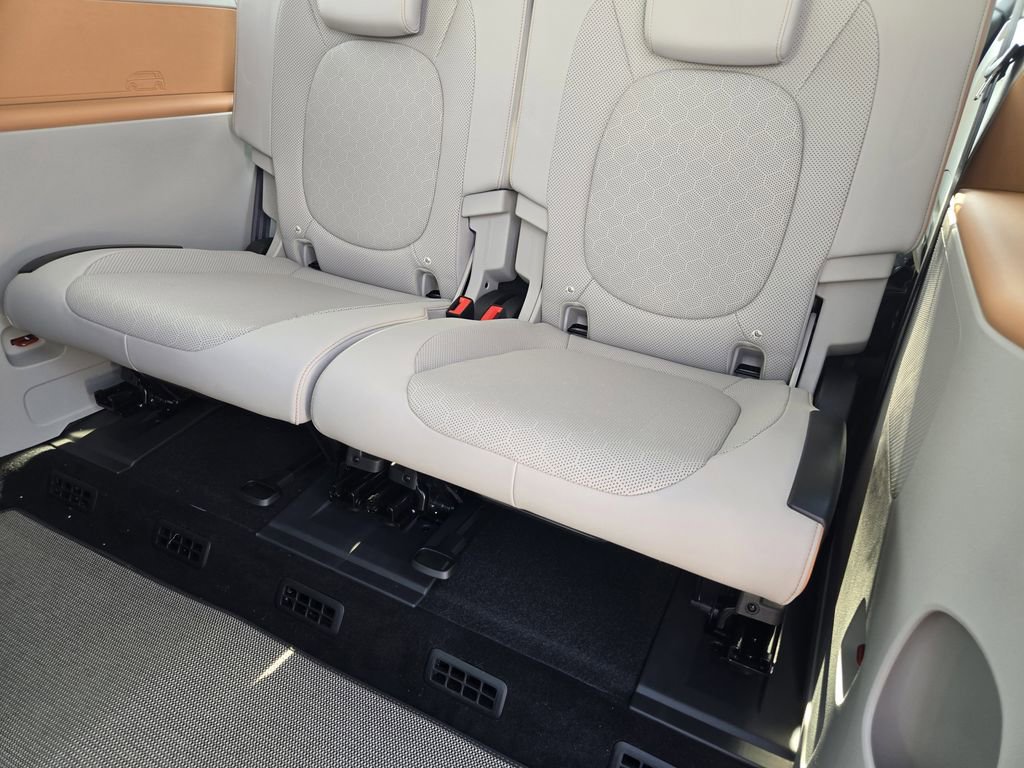 New 2025 Volkswagen ID. Buzz 1st Edition image 24