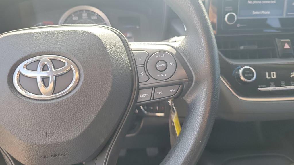 Used 2022 Toyota Corolla LE FWD image 18