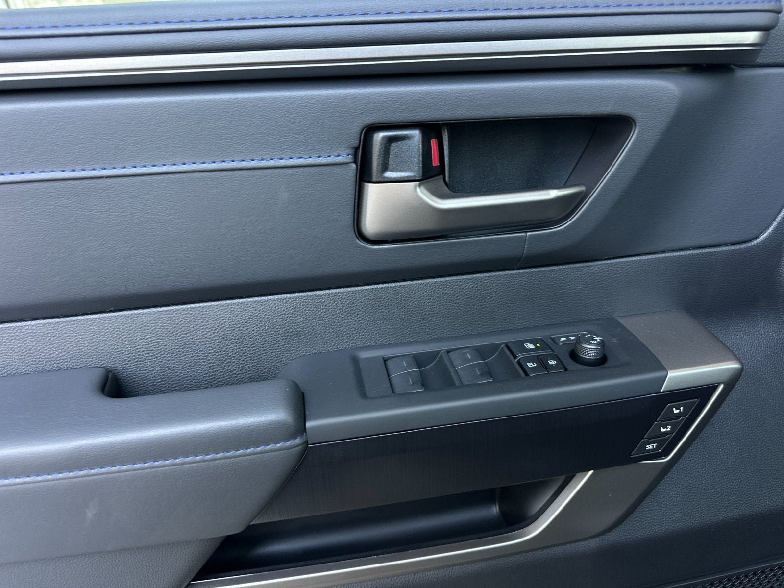 New 2026 Toyota Tundra Platinum AWD/4WD image 12