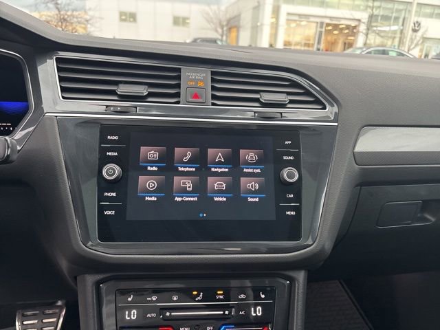 Certified 2023 Volkswagen Tiguan SE R-Line image 18