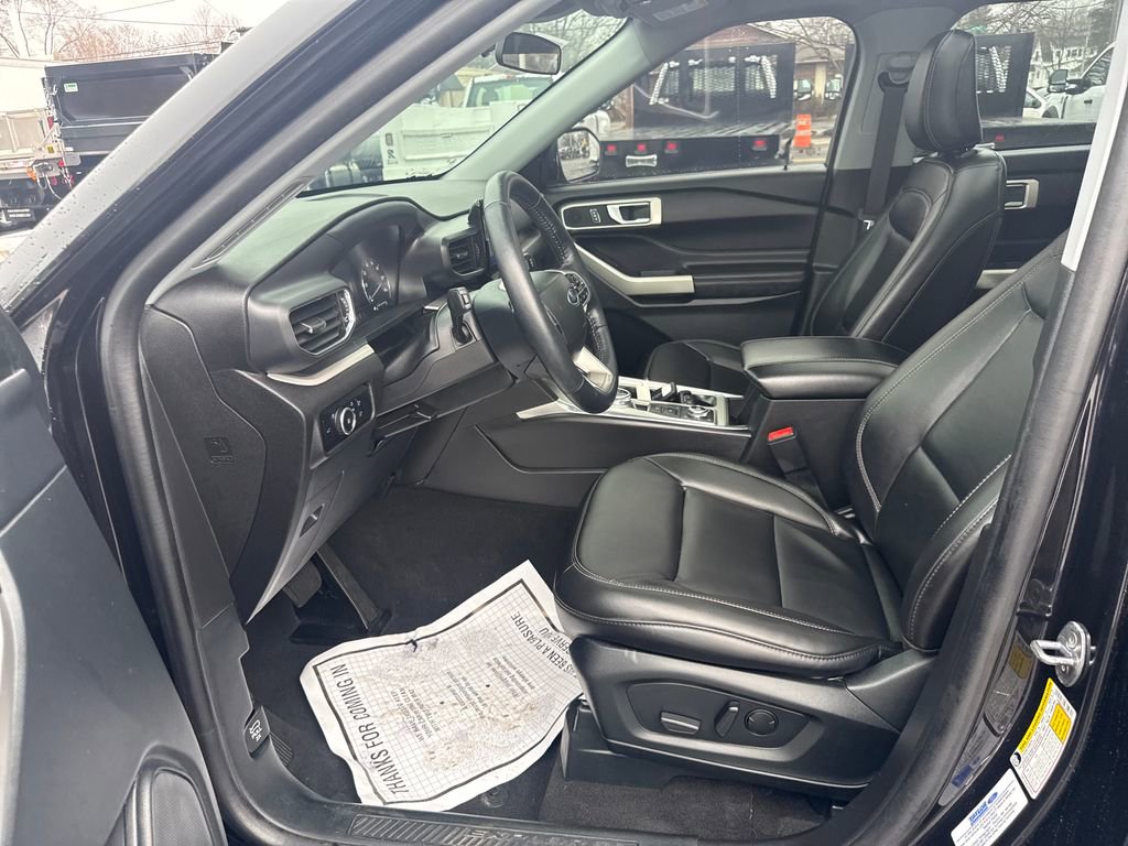 Used 2023 Ford Explorer XLT w/ Equipment Group 202A image 24