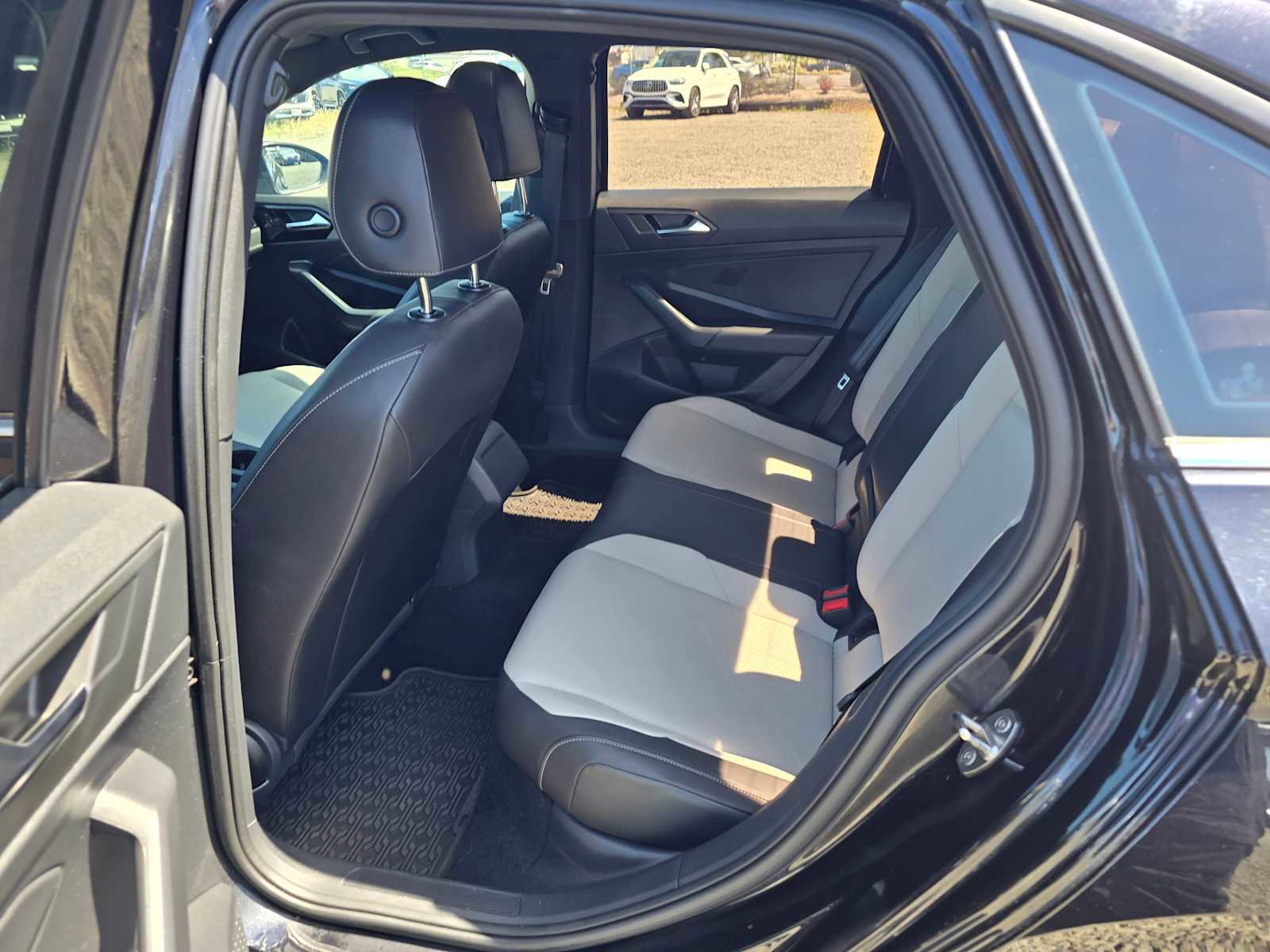 Used 2020 Volkswagen Jetta R-Line image 9