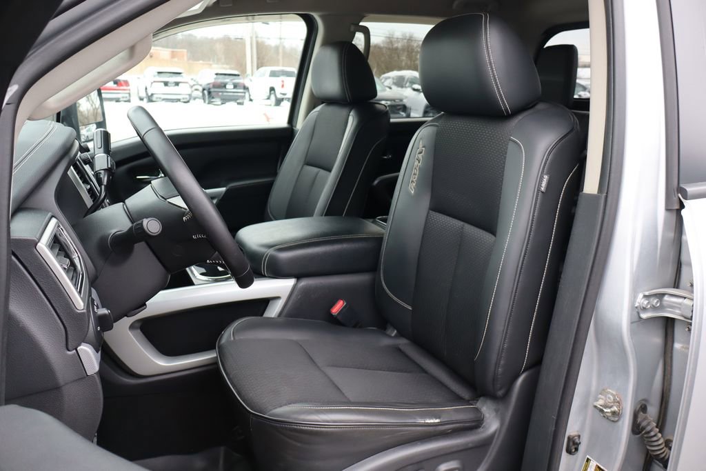 Used 2018 Nissan Titan PRO-4X image 12