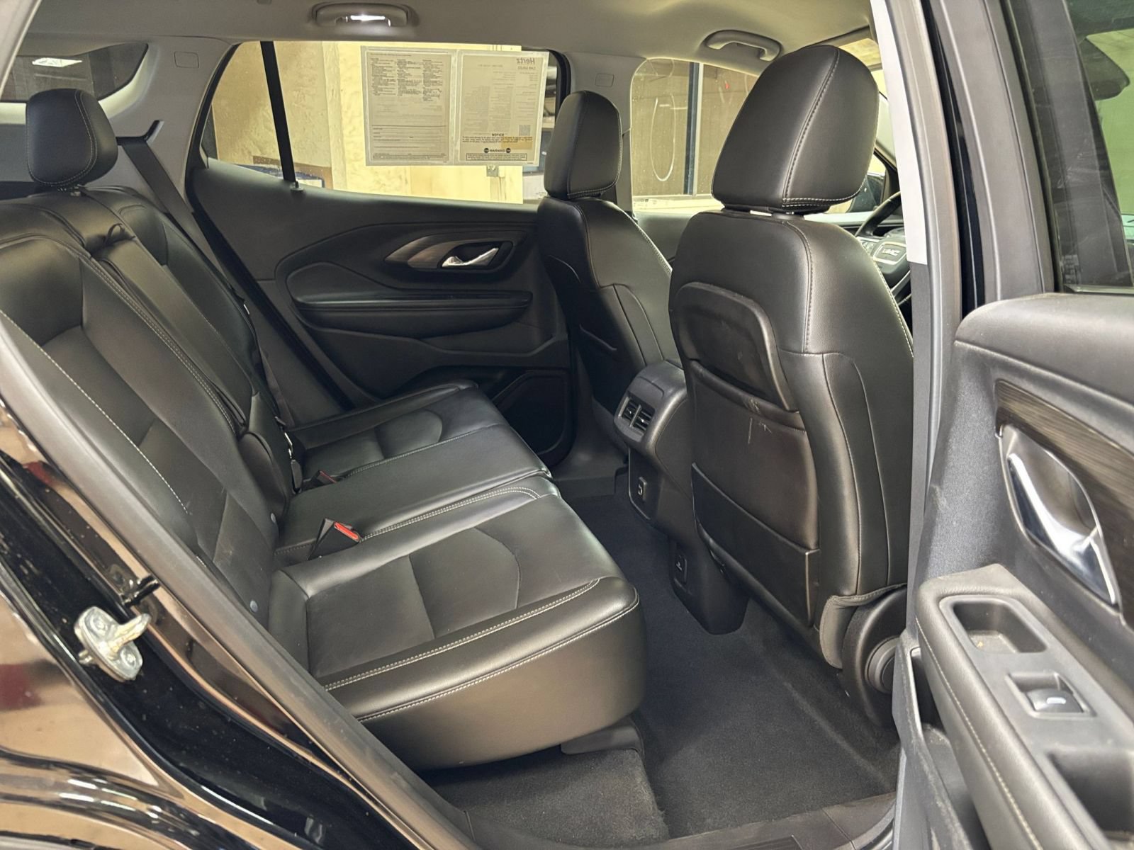 Used 2024 GMC Terrain SLT AWD/4WD image 28