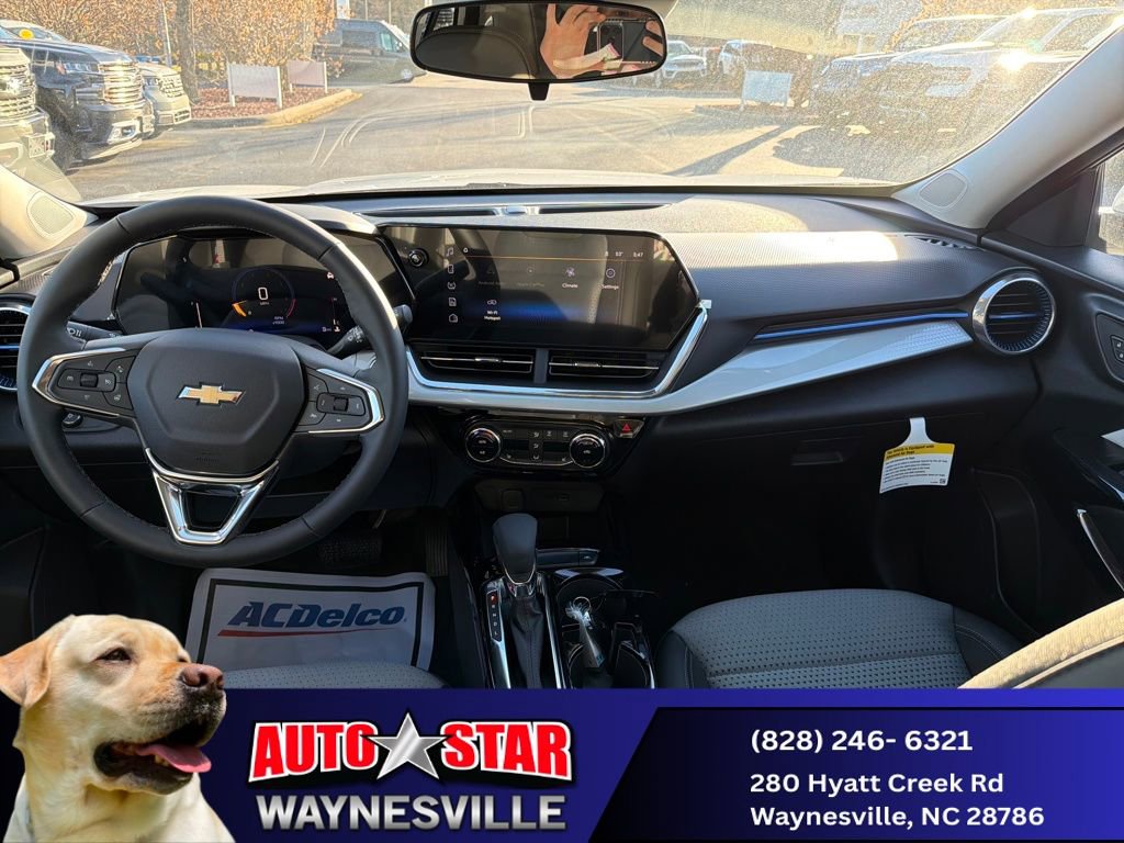 New 2025 Chevrolet Trax LT w/ LT Convenience Package FWD image 14