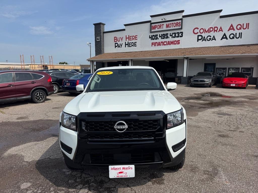 Used 2025 Nissan Frontier SV w/ Tow Package RWD image 2