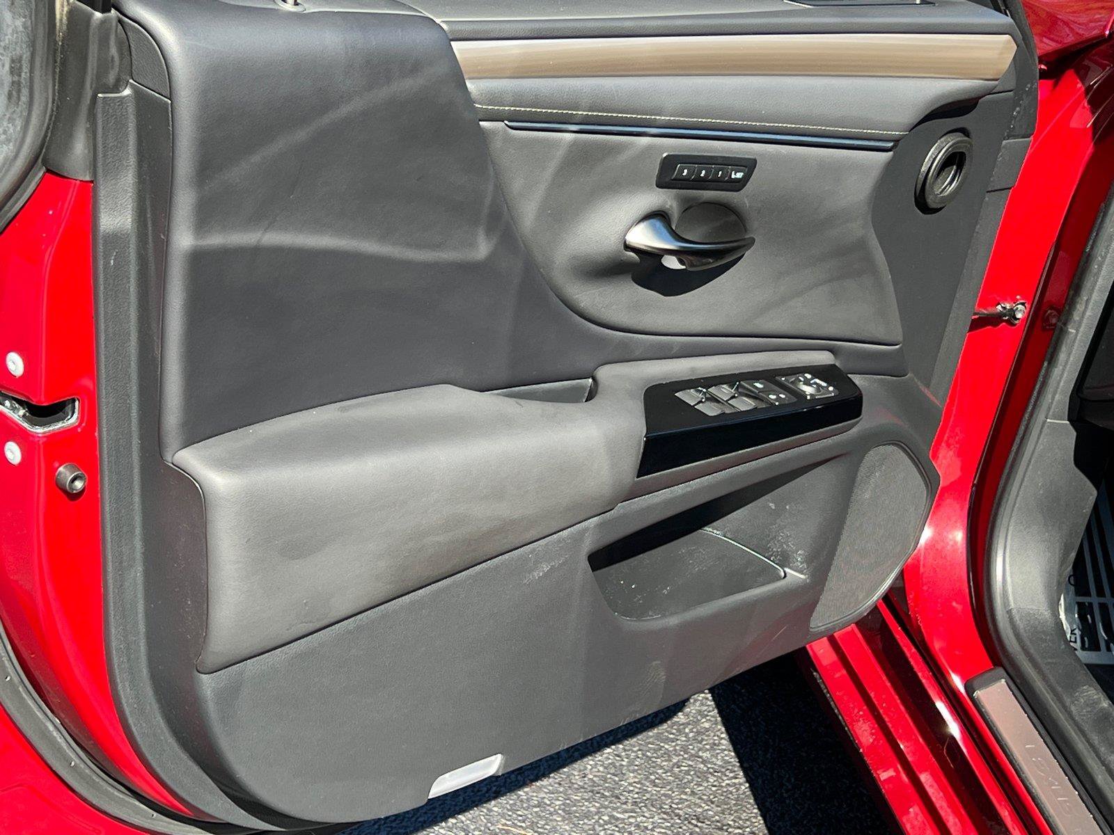Certified 2023 Lexus ES 350 F Sport w/ Accessory Package (Z2) FWD image 10