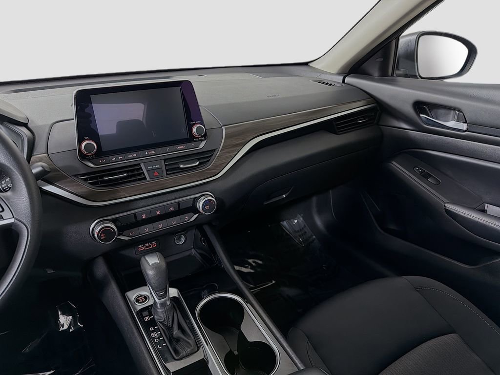 Used 2024 Nissan Altima 2.5 SV image 24