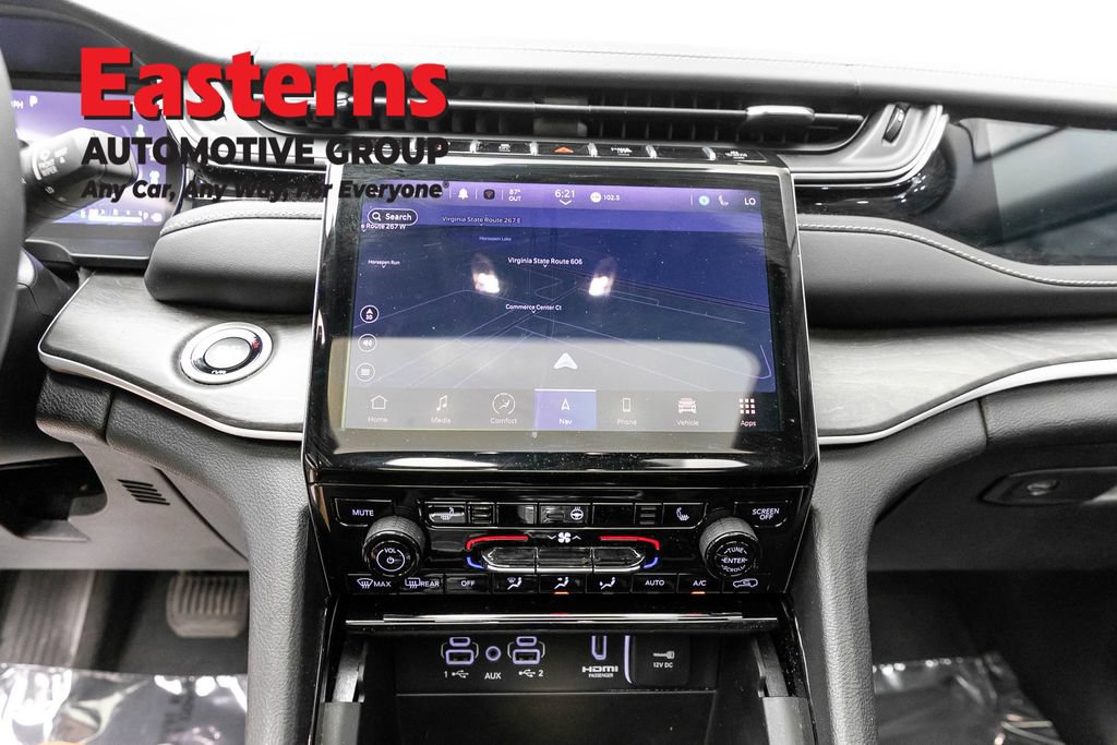 Used 2023 Jeep Grand Cherokee 4WD 4xe image 12