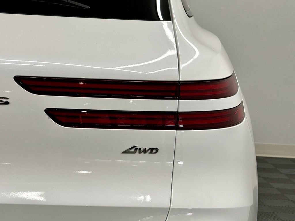 Used 2026 Genesis GV70 2.5T Advanced image 12