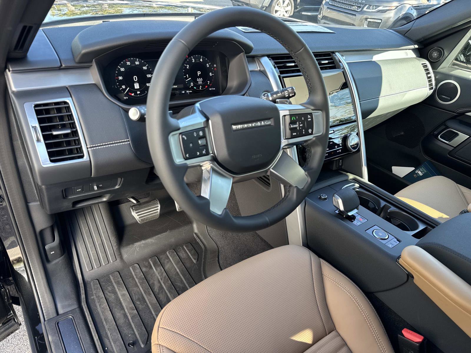 New 2026 Land Rover Discovery Limited Edition image 23