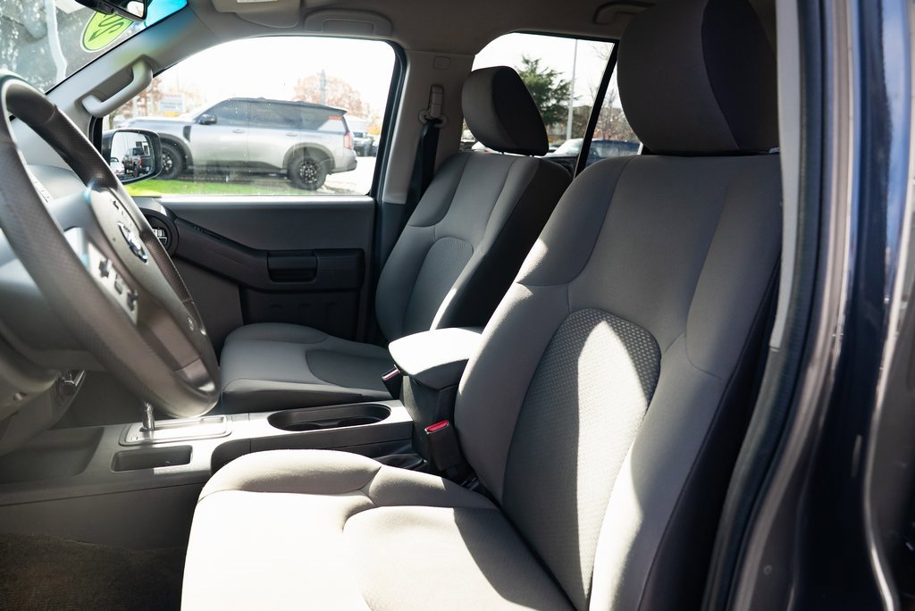 Used 2015 Nissan Xterra S image 16