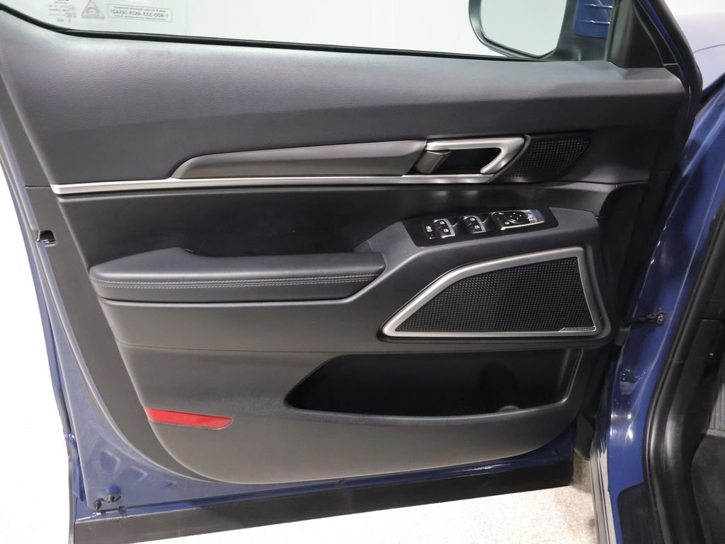 Used 2025 Kia Telluride S image 15