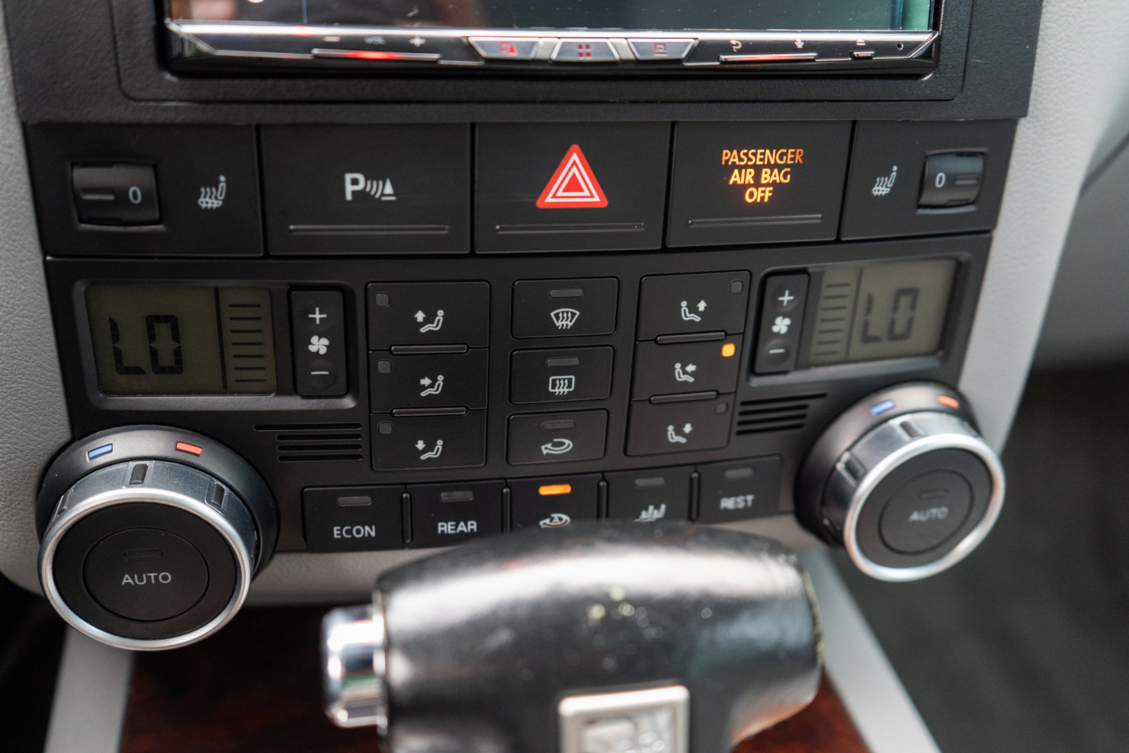Used 2006 Volkswagen Touareg V10 TDI AWD/4WD image 18