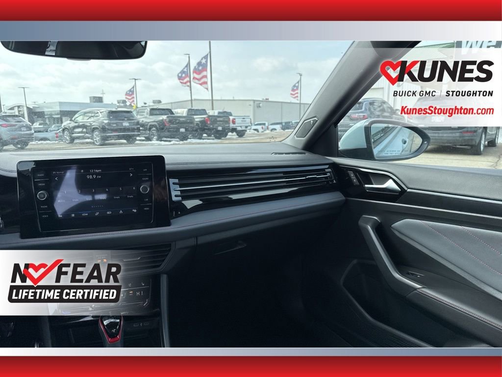 Used 2025 Volkswagen Jetta GLI Autobahn image 42